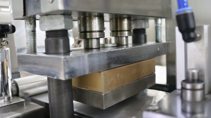 1830*580*1050 Mm Blister Packing Machine For Small Scale Pharmaceutical Industry 0