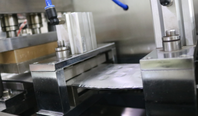 1830*580*1050 Mm Blister Packing Machine For Small Scale Pharmaceutical Industry 1