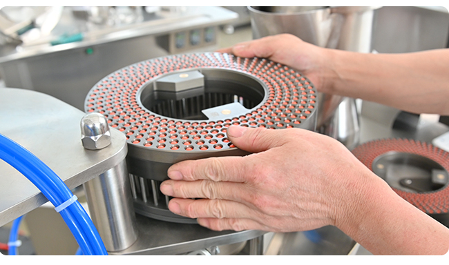 CGNT-209 Semi Automatic Capsule Filling Machine Pharmaceutical Capsule Filler Machine 5
